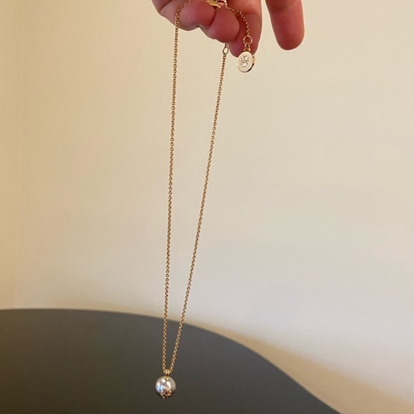 Tory Burch Authentic Timeless Classic Luxe Preppy Gray Pearl Chain Necklace - Picture 9 of 11